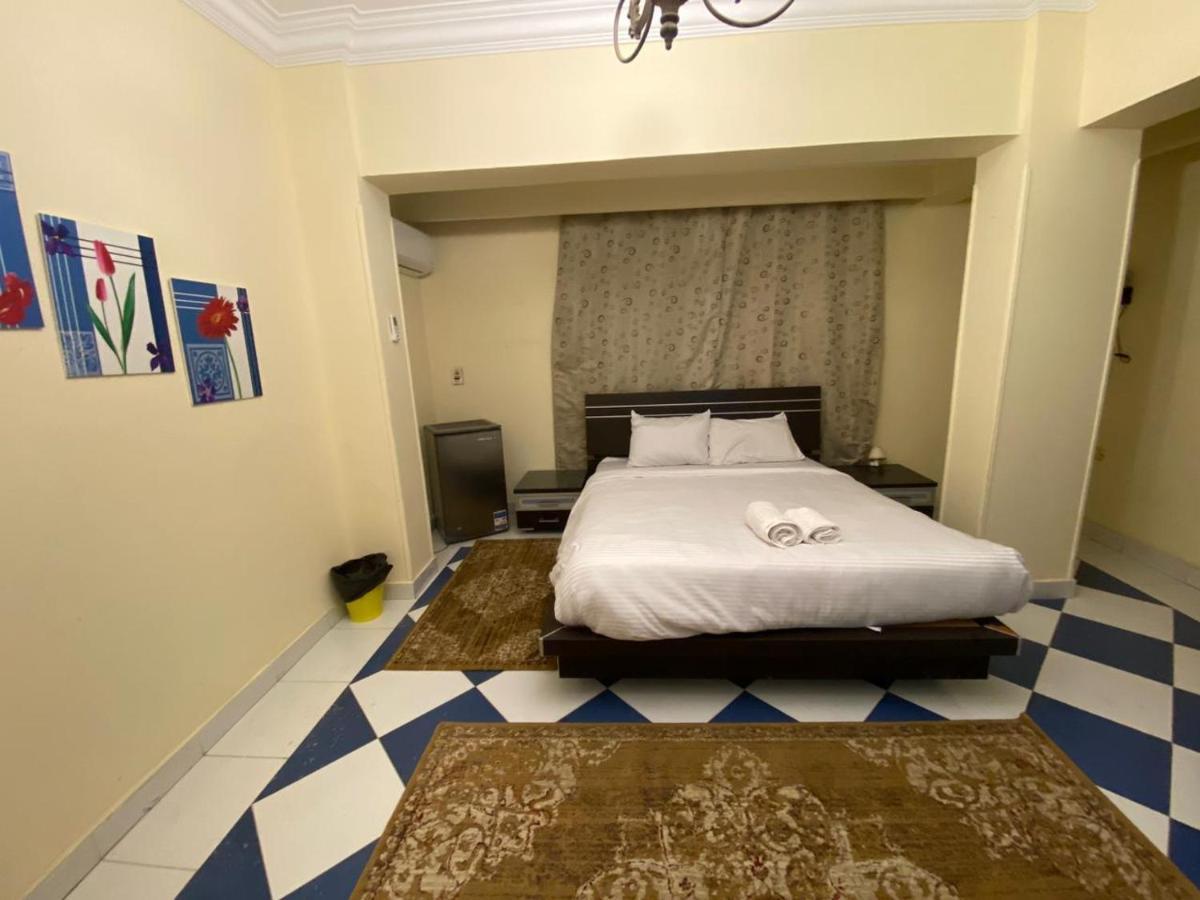 Pyramita Hotel Ghatati Esterno foto