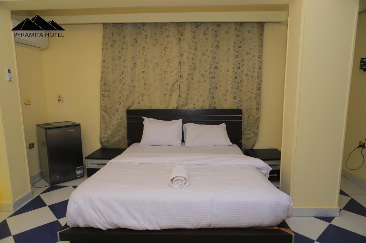 Pyramita Hotel Ghatati Esterno foto