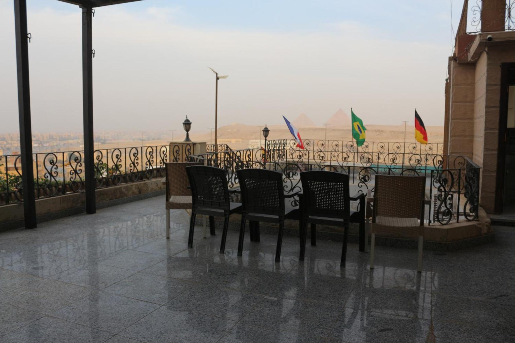 Pyramita Hotel Ghatati Esterno foto