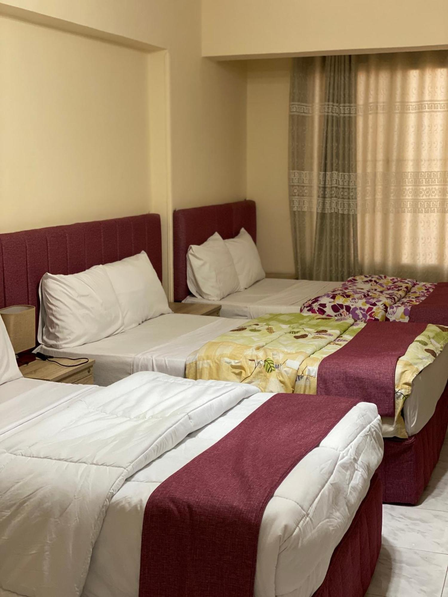 Pyramita Hotel Ghatati Esterno foto