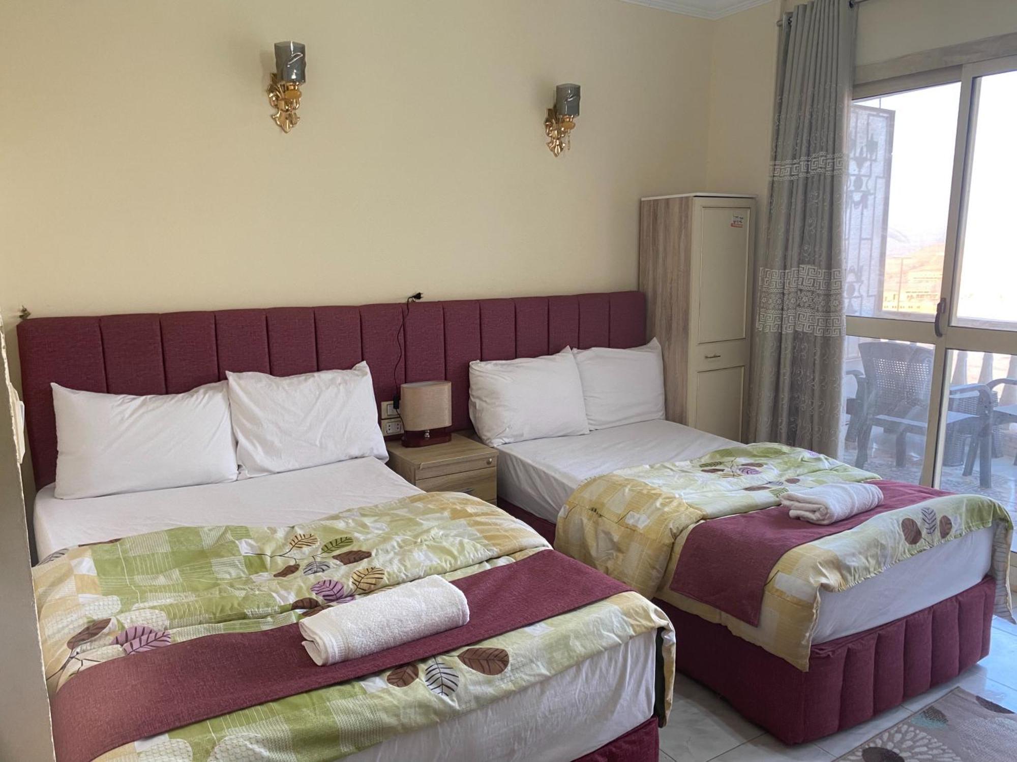 Pyramita Hotel Ghatati Esterno foto