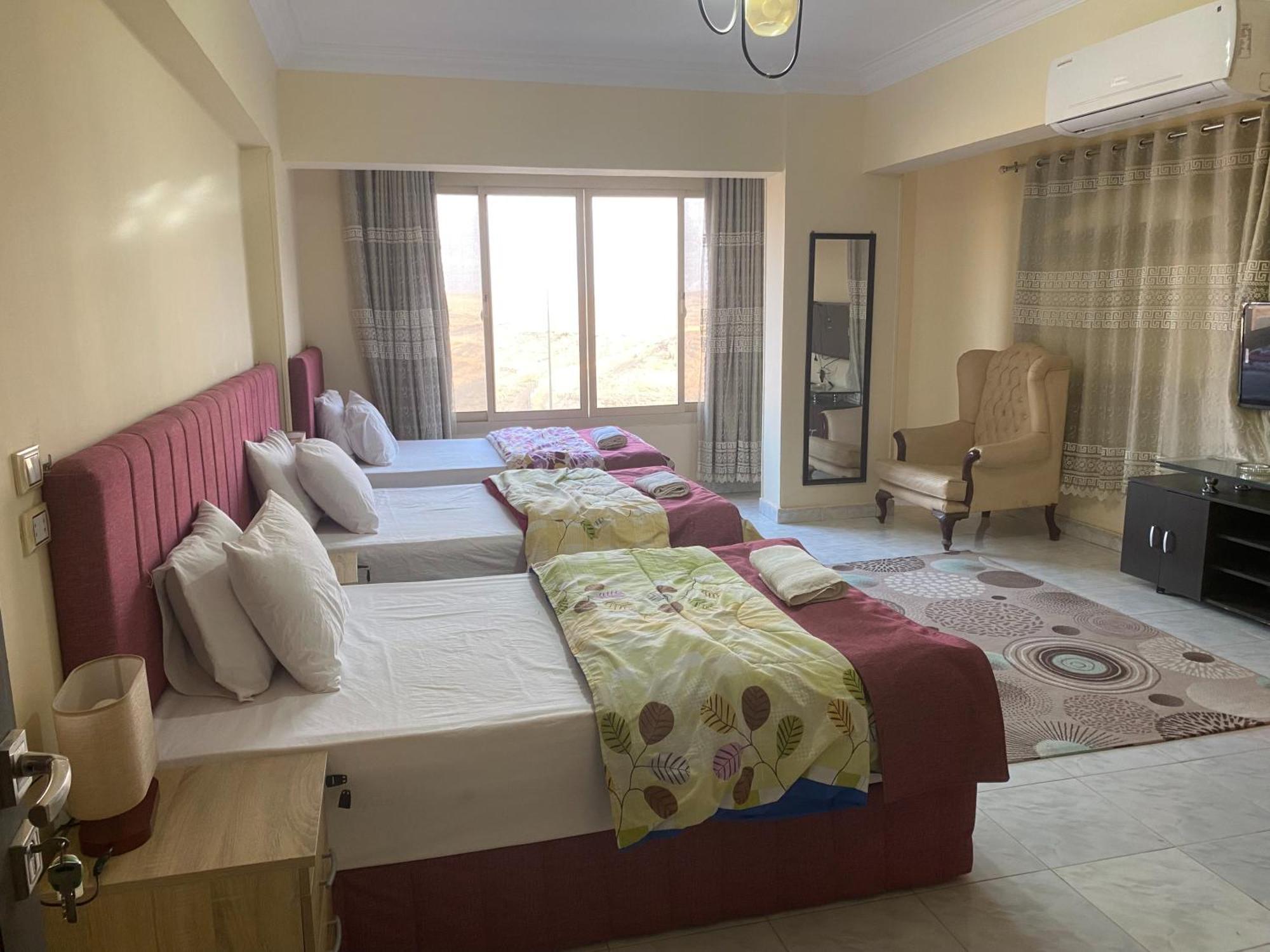 Pyramita Hotel Ghatati Esterno foto