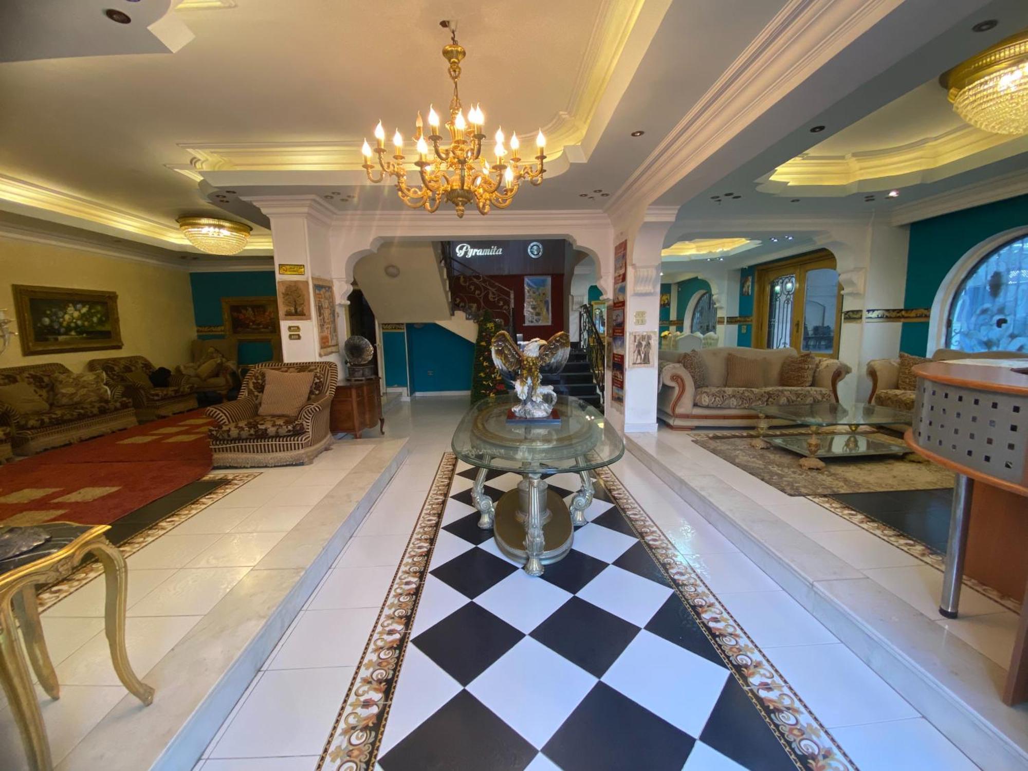 Pyramita Hotel Ghatati Esterno foto